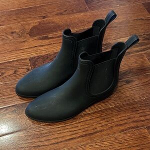 Women’s Black Ankle Rain Boots size 9